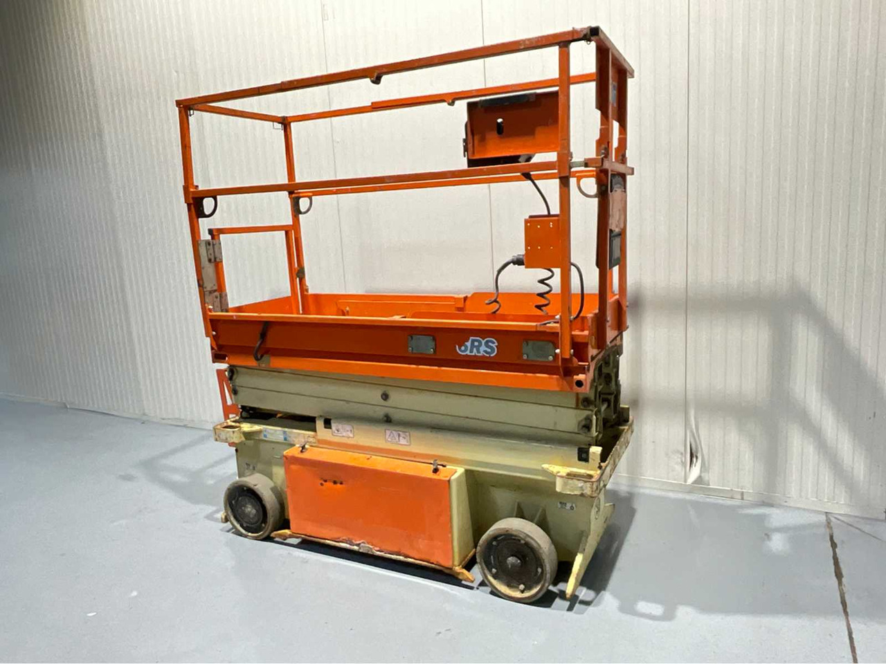 JLG -6RS - AERIAL PLATFORM, WORKING HEIGHT 7.8M, EXTENDABLE TO 2.55M, 199 HOURS. YEAR 2015 - Vazdušna platforma: slika 3 JLG -6RS - AERIAL PLATFORM, WORKING HEIGHT 7.8M, EXTENDABLE TO 2.55M, 199 HOURS. YEAR 2015 - Vazdušna platforma: slika 3