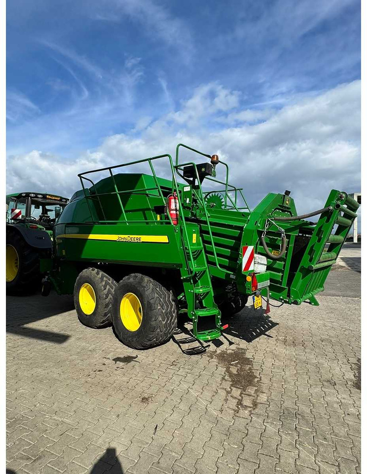 JOHN DEERE L1534P - Balirka za kockaste bale: slika 1 JOHN DEERE L1534P - Balirka za kockaste bale: slika 1