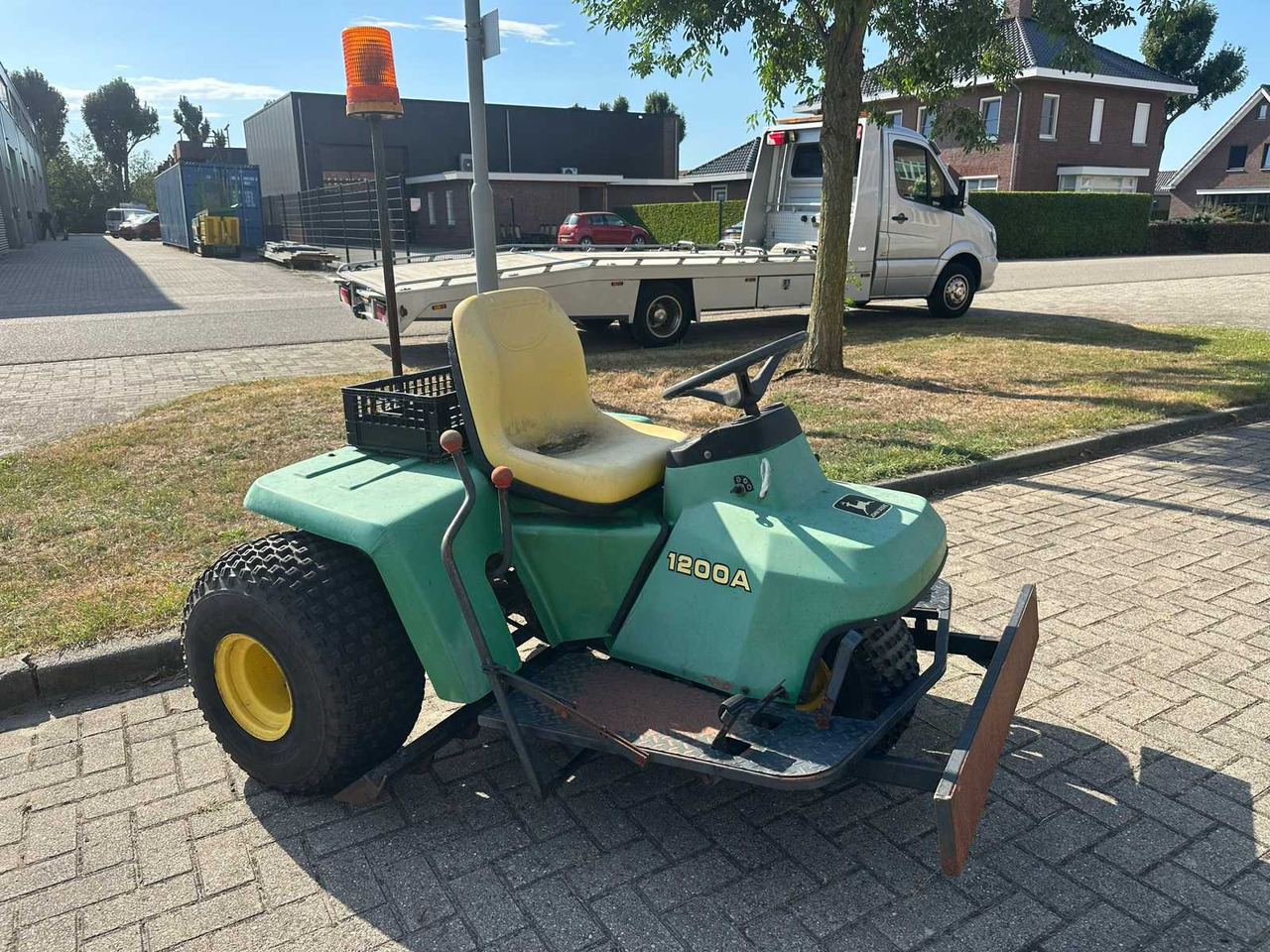 John Deere 1200 a - Baštenska kosačica: slika 2 John Deere 1200 a - Baštenska kosačica: slika 2