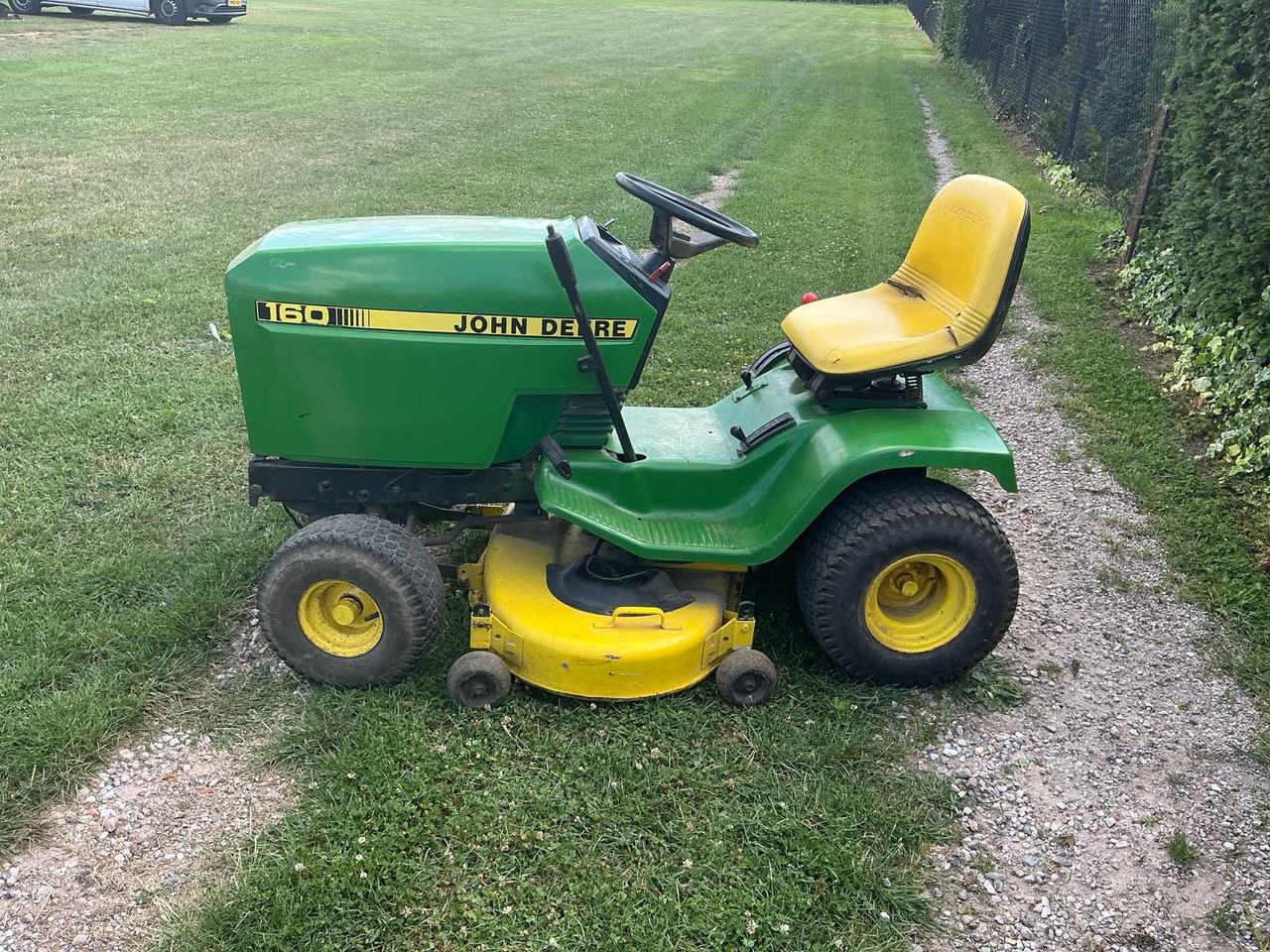 John Deere 160 - Baštenska kosačica: slika 2 John Deere 160 - Baštenska kosačica: slika 2
