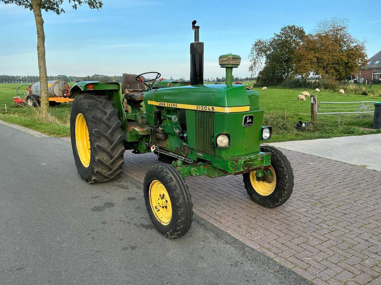 John Deere 3130 - Traktor: slika 3 John Deere 3130 - Traktor: slika 3