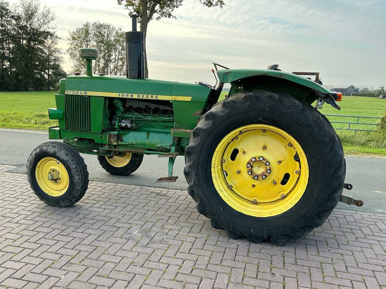 John Deere 3130 - Traktor: slika 4 John Deere 3130 - Traktor: slika 4