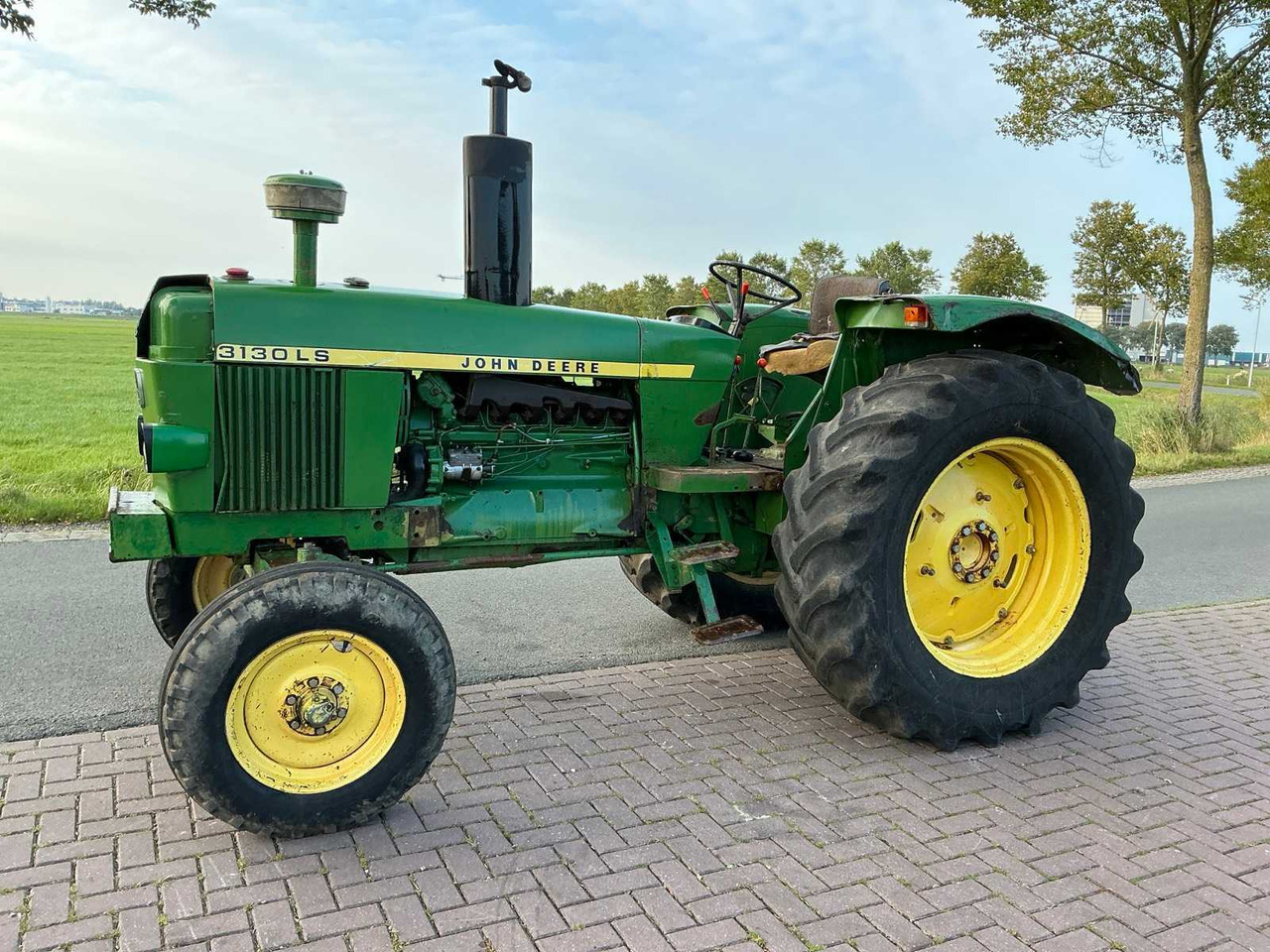 John Deere 3130 - Traktor: slika 1 John Deere 3130 - Traktor: slika 1