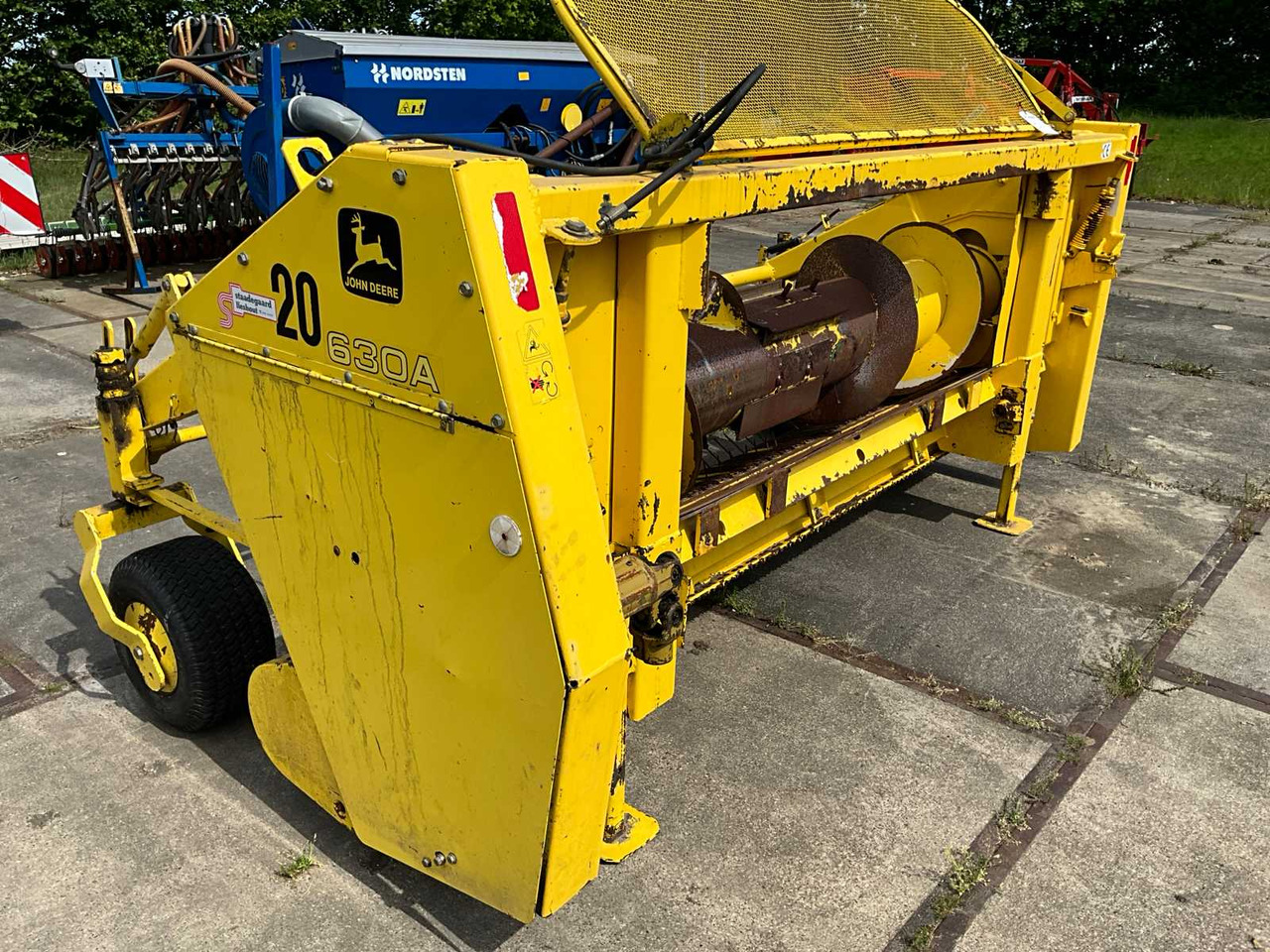 John Deere 630A - Kombajn: slika 4 John Deere 630A - Kombajn: slika 4