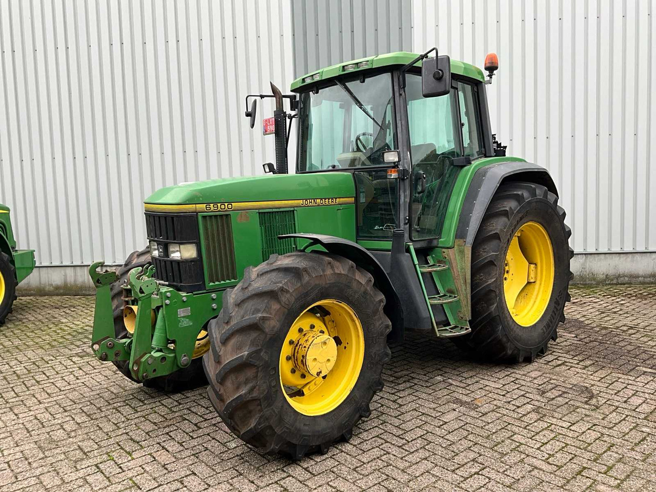 John Deere 6900 - Traktor: slika 1 John Deere 6900 - Traktor: slika 1