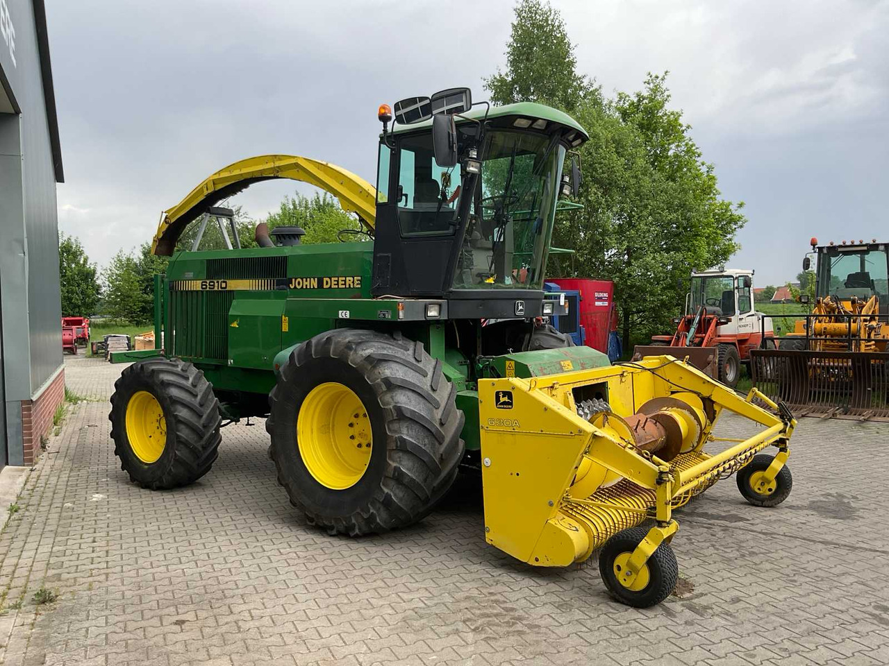 John Deere 6910 - Kombajn za stočnu hranu: slika 4 John Deere 6910 - Kombajn za stočnu hranu: slika 4