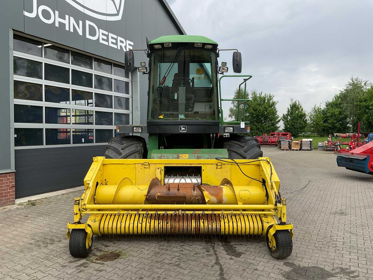 John Deere 6910 - Kombajn za stočnu hranu: slika 3 John Deere 6910 - Kombajn za stočnu hranu: slika 3