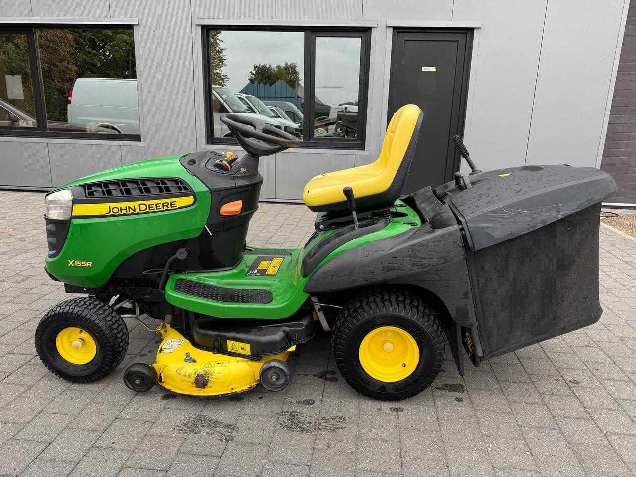 John Deere X155R - Baštenska kosačica: slika 4 John Deere X155R - Baštenska kosačica: slika 4