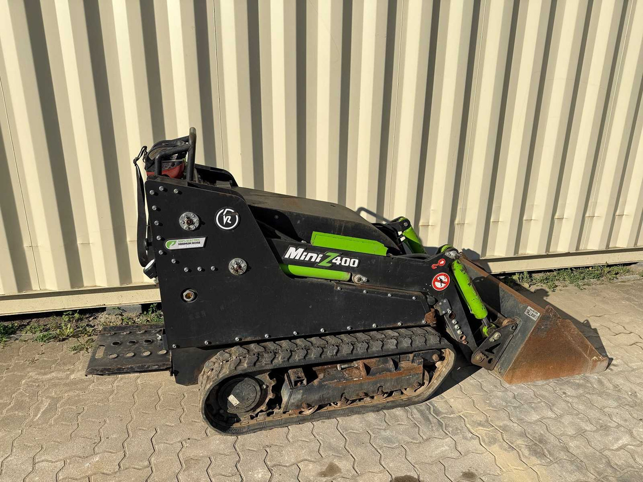 KOVACO - MINI Z400 - 2022 - SKID STEER LOADERS - Kompaktni utovarivač guseničar: slika 4 KOVACO - MINI Z400 - 2022 - SKID STEER LOADERS - Kompaktni utovarivač guseničar: slika 4