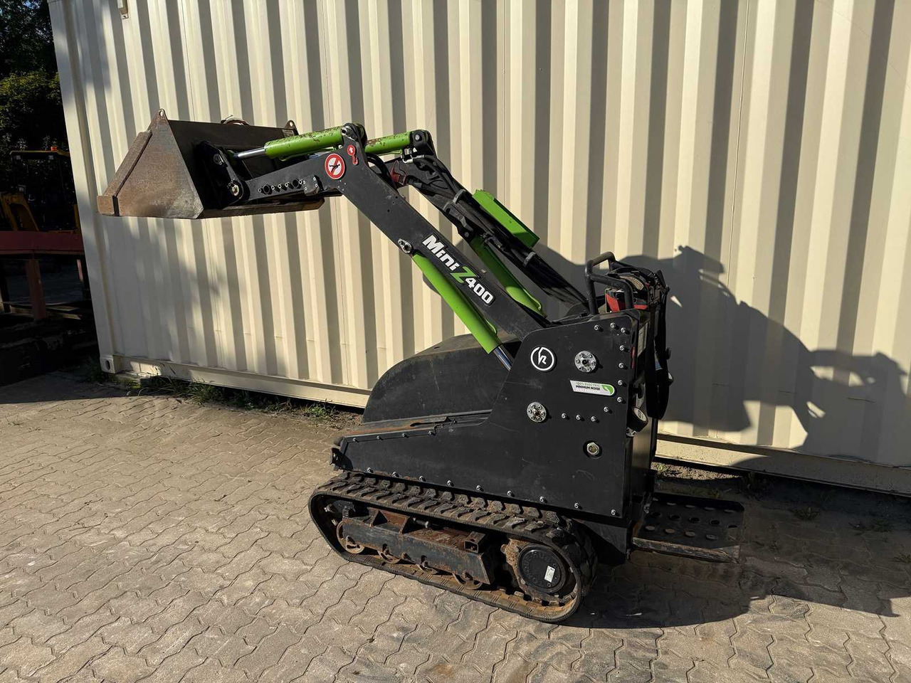 KOVACO - MINI Z400 - 2022 - SKID STEER LOADERS - Kompaktni utovarivač guseničar: slika 3 KOVACO - MINI Z400 - 2022 - SKID STEER LOADERS - Kompaktni utovarivač guseničar: slika 3