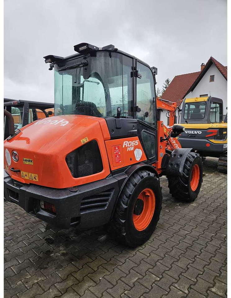 KUBOTA - R065 - WHELL LOADER - 2017 - Utovarivač točkaš: slika 4 KUBOTA - R065 - WHELL LOADER - 2017 - Utovarivač točkaš: slika 4