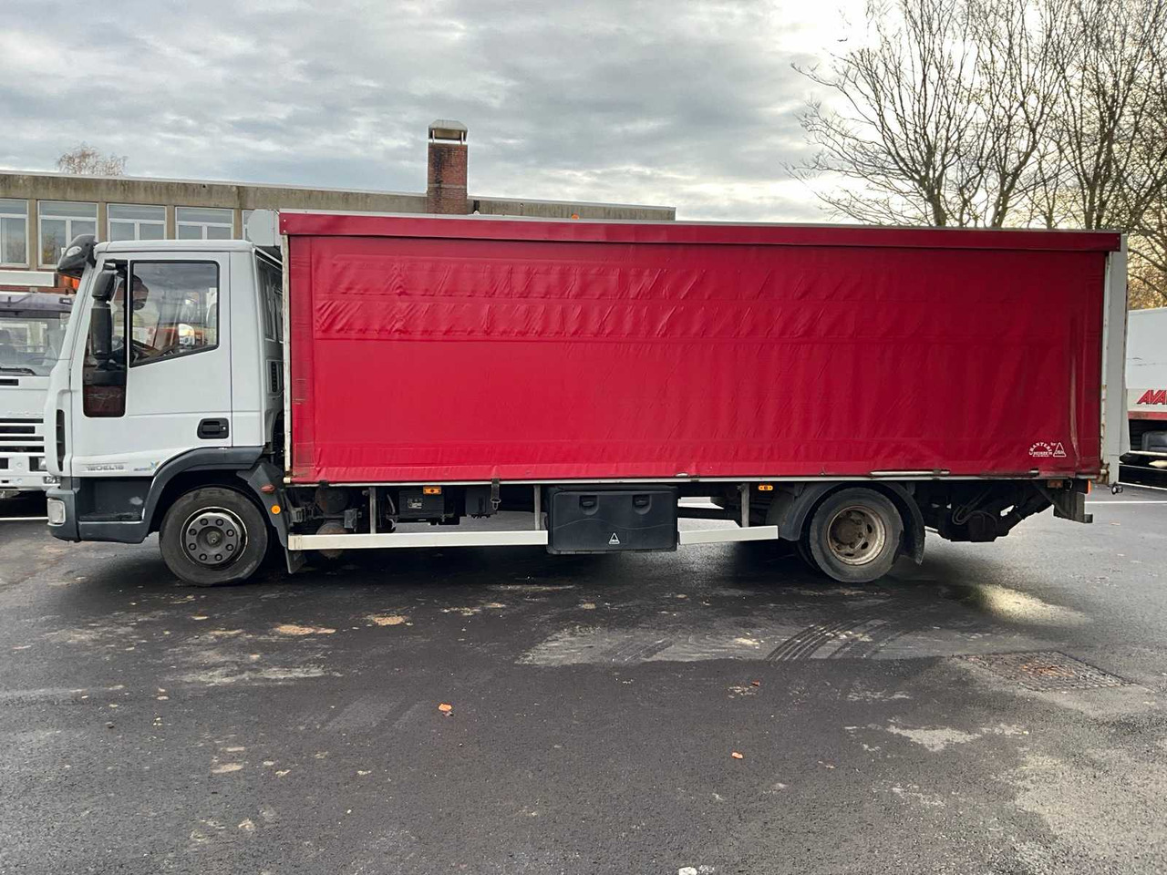 2008 IVECO EUROCARGO 120EL18 - SAND YACHT HYDRAULIC TAIL LIFT - 140000KM - Kamion: slika 2 2008 IVECO EUROCARGO 120EL18 - SAND YACHT HYDRAULIC TAIL LIFT - 140000KM - Kamion: slika 2