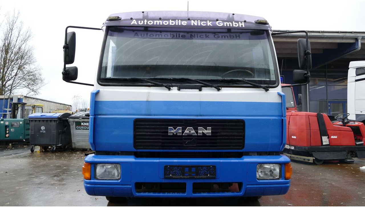 MAN - L 2000 TOW TRUCK - FLATBED - MACHINE TRANSPORTER - 1999 - TRUCKS - Kamion: slika 3 MAN - L 2000 TOW TRUCK - FLATBED - MACHINE TRANSPORTER - 1999 - TRUCKS - Kamion: slika 3