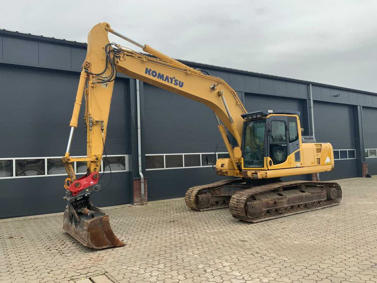Komatsu 210 - Bager guseničar: slika 1 Komatsu 210 - Bager guseničar: slika 1