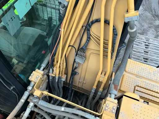 Bager guseničar Komatsu 323D: slika 21