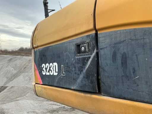 Bager guseničar Komatsu 323D: slika 23