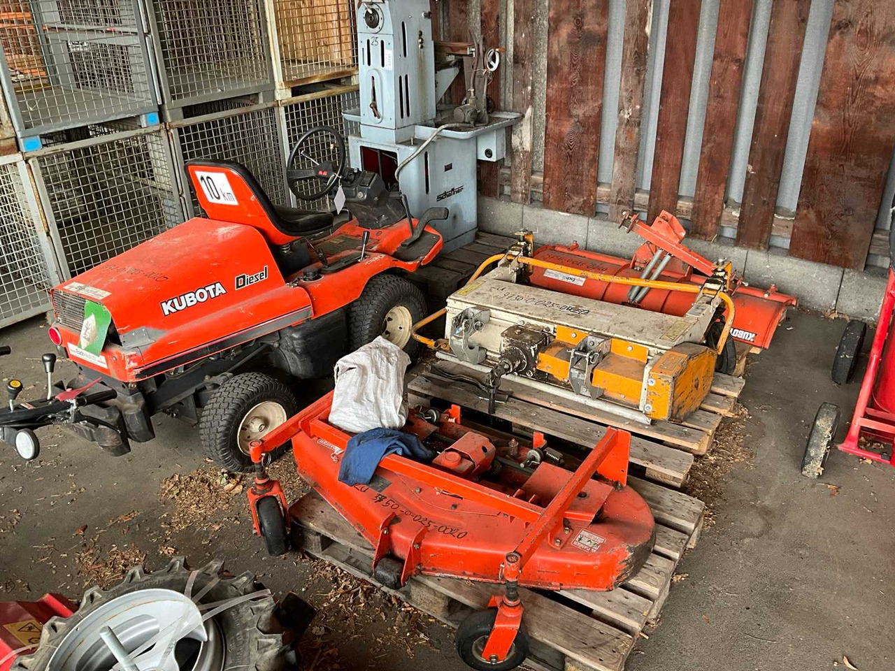 Kubota F1900 - Baštenska oprema: slika 1 Kubota F1900 - Baštenska oprema: slika 1