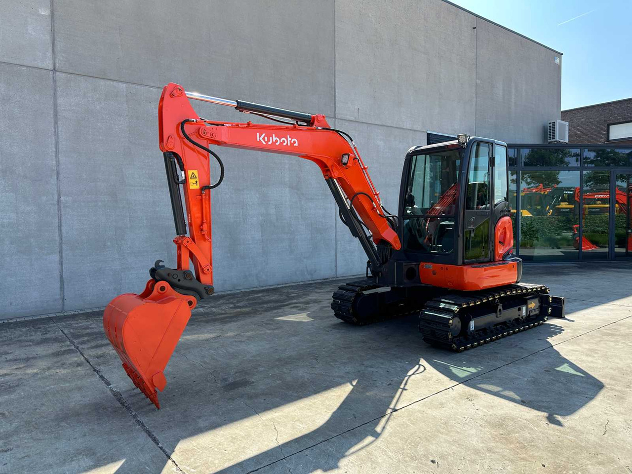 Kubota KX155-5 - Bager guseničar: slika 1 Kubota KX155-5 - Bager guseničar: slika 1