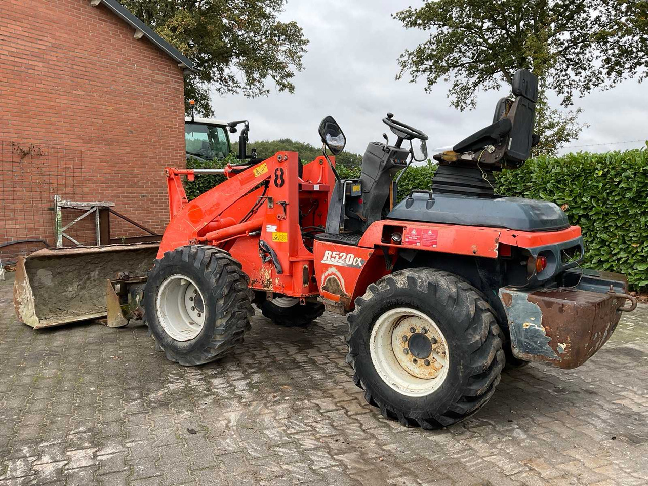 Kubota R520NH - Utovarivač točkaš: slika 4 Kubota R520NH - Utovarivač točkaš: slika 4