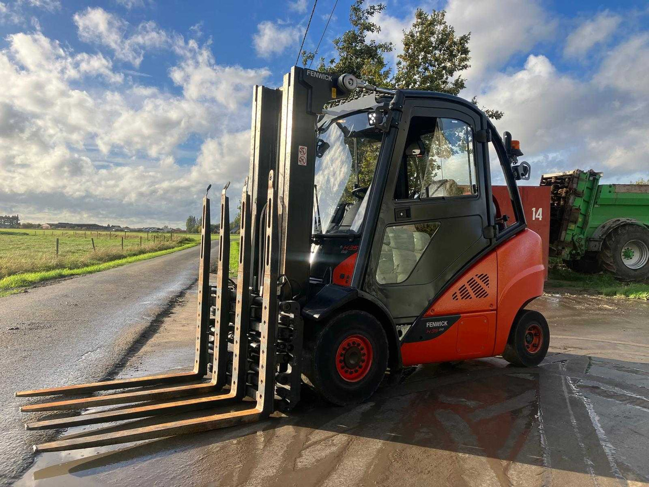 LINDE H35T-02 FORKLIFT TRUCK 2018 - Viljuškar: slika 1 LINDE H35T-02 FORKLIFT TRUCK 2018 - Viljuškar: slika 1