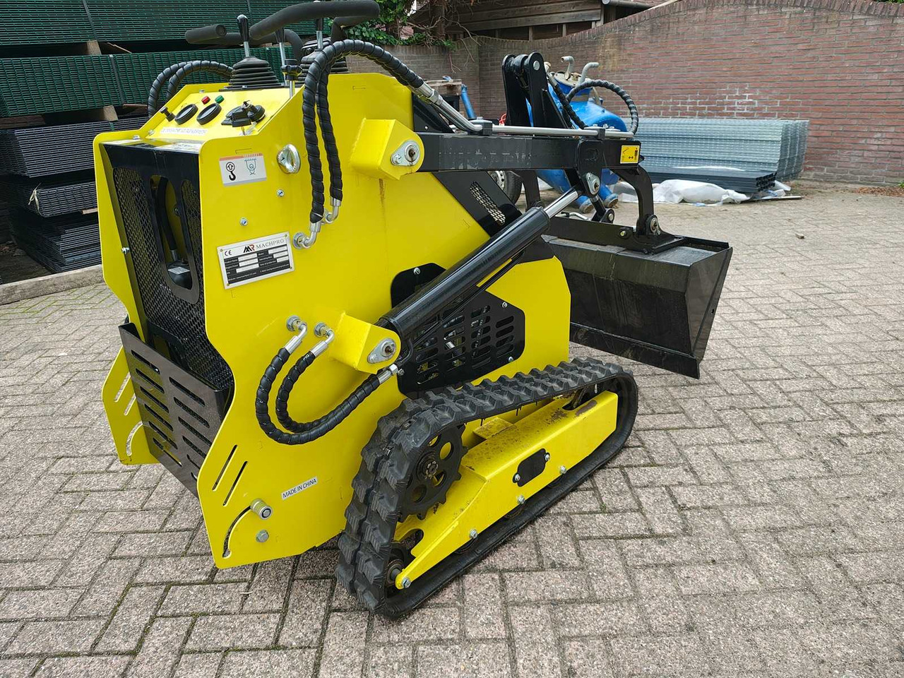 Machpro MPS330 - Mini utovarivač: slika 5 Machpro MPS330 - Mini utovarivač: slika 5
