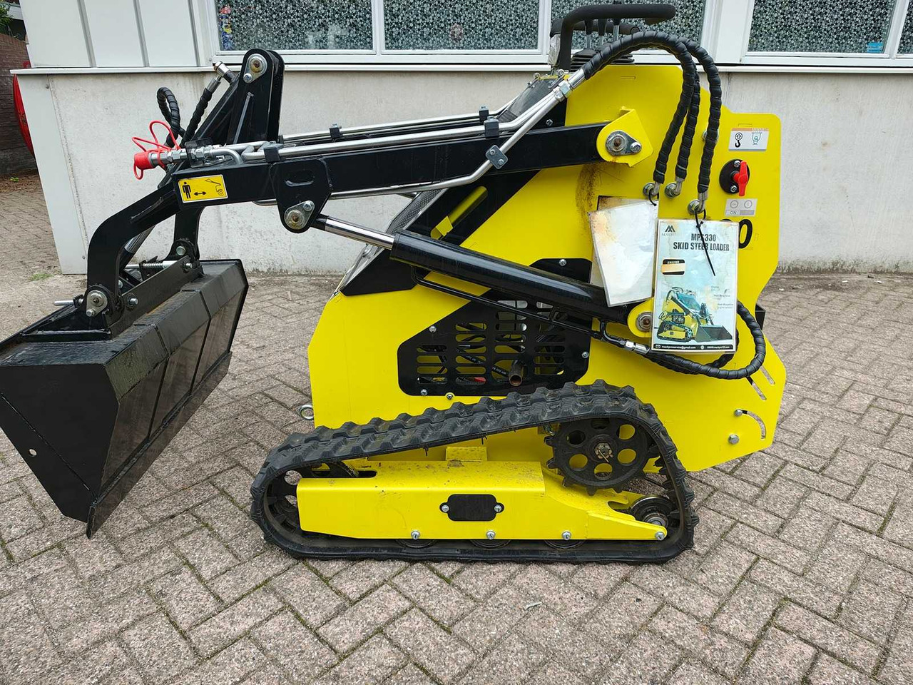Machpro MPS330 - Mini utovarivač: slika 2 Machpro MPS330 - Mini utovarivač: slika 2