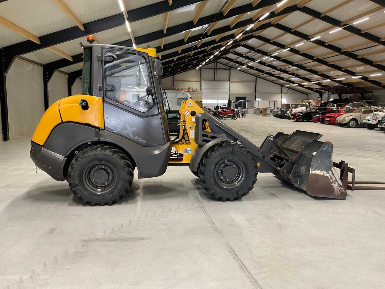 Mecalac AX 850 - Utovarivač točkaš: slika 5 Mecalac AX 850 - Utovarivač točkaš: slika 5
