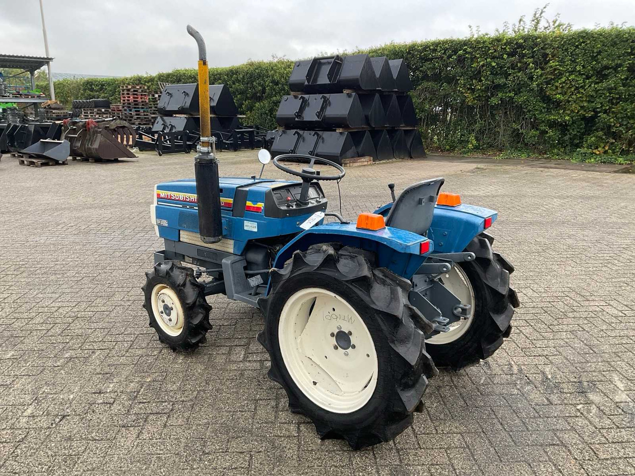 Mitsubishi MT1601D - Mali traktor: slika 2 Mitsubishi MT1601D - Mali traktor: slika 2