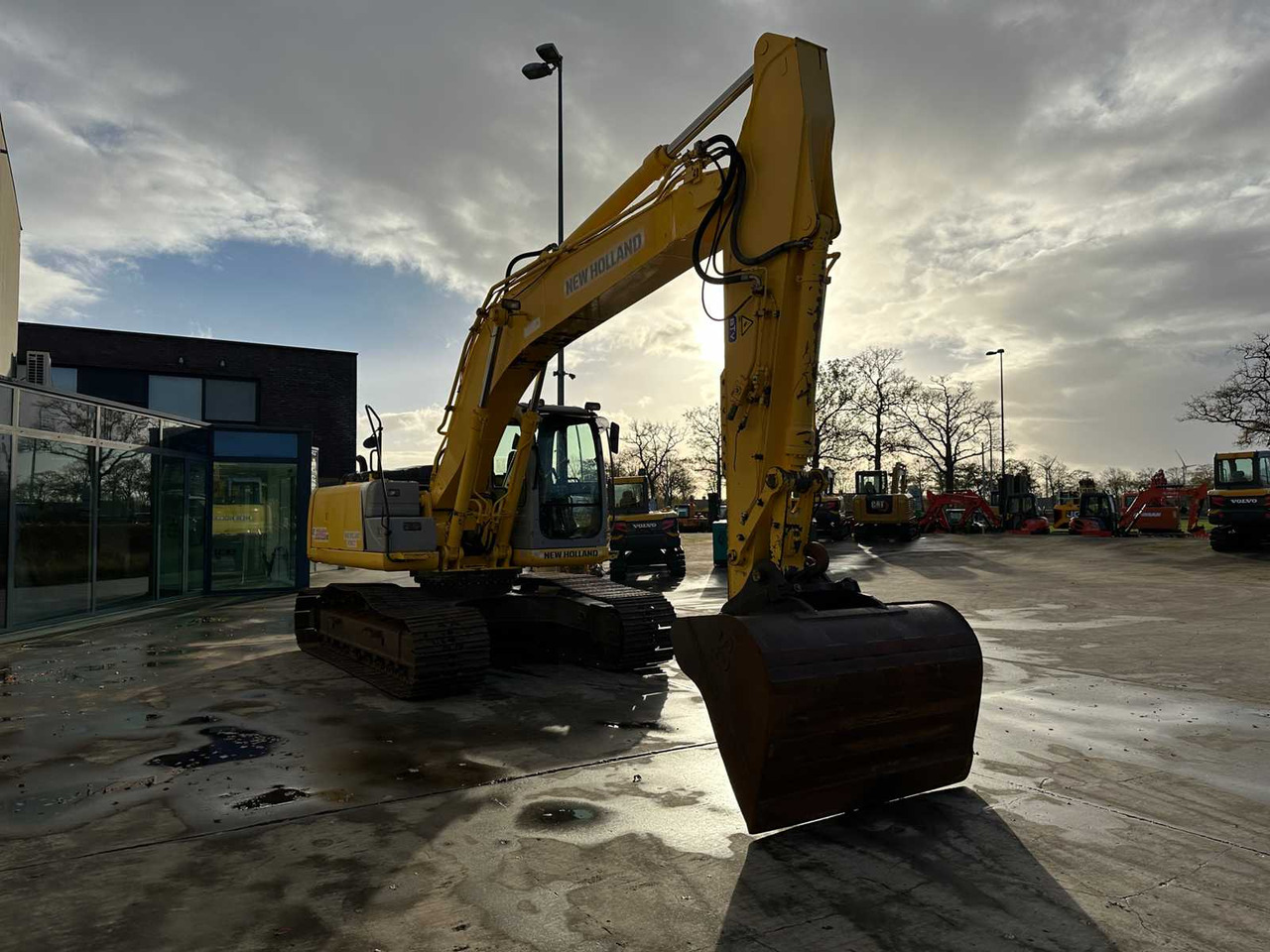 NEW HOLLAND - 2008 - E215B - CRAWLER EXCAVATOR - Bager: slika 3 NEW HOLLAND - 2008 - E215B - CRAWLER EXCAVATOR - Bager: slika 3