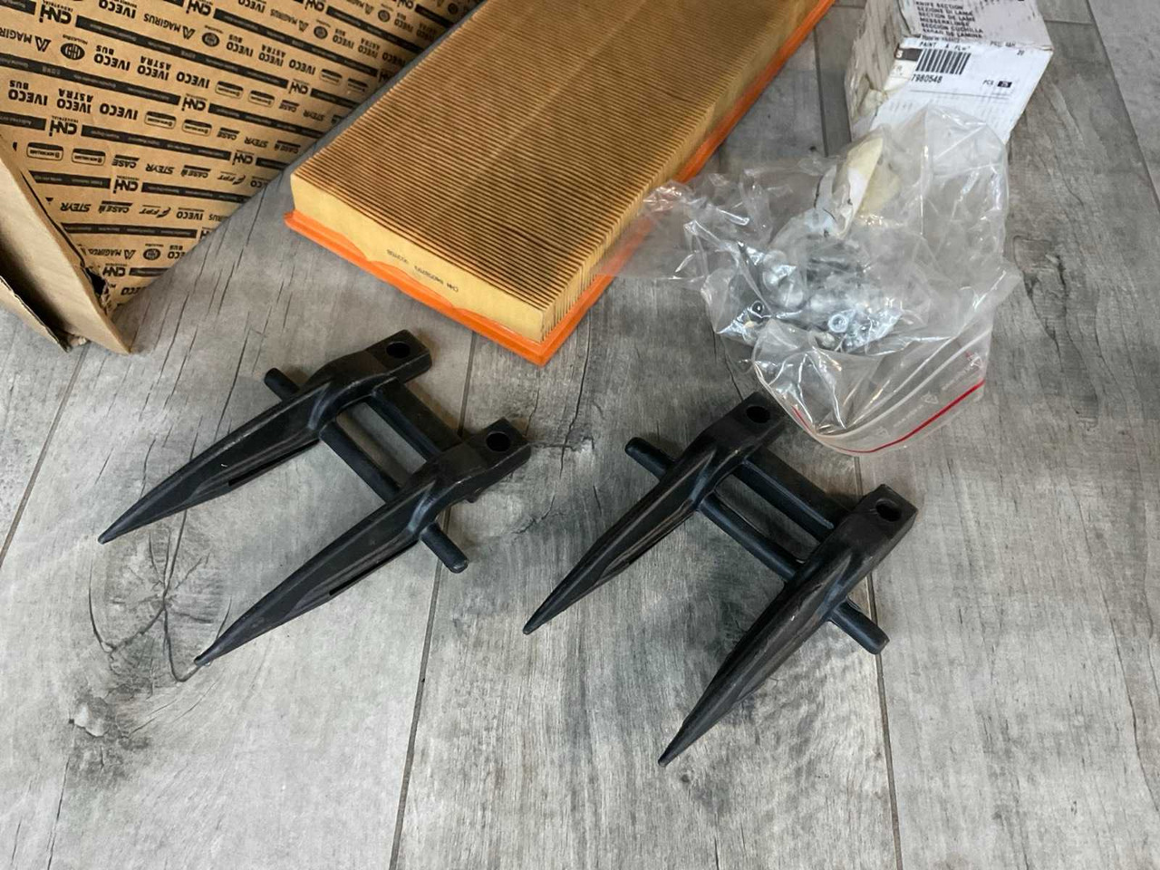 NEW HOLLAND CX 8060 COMBINE HARVESTER PARTS - Kombinovani kombajn: slika 2 NEW HOLLAND CX 8060 COMBINE HARVESTER PARTS - Kombinovani kombajn: slika 2