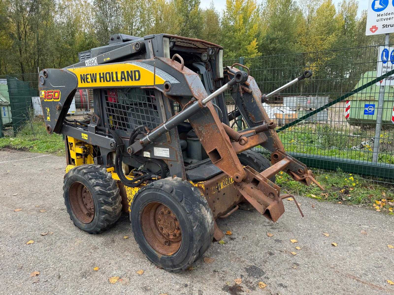 New Holland L160 - Mini utovarivač: slika 5 New Holland L160 - Mini utovarivač: slika 5