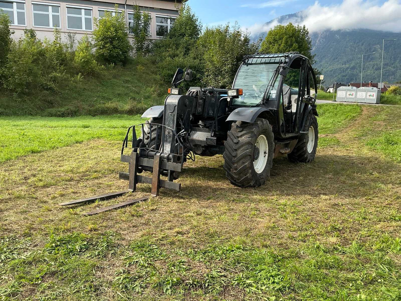 New Holland LM5080 - Mini utovarivač: slika 2 New Holland LM5080 - Mini utovarivač: slika 2