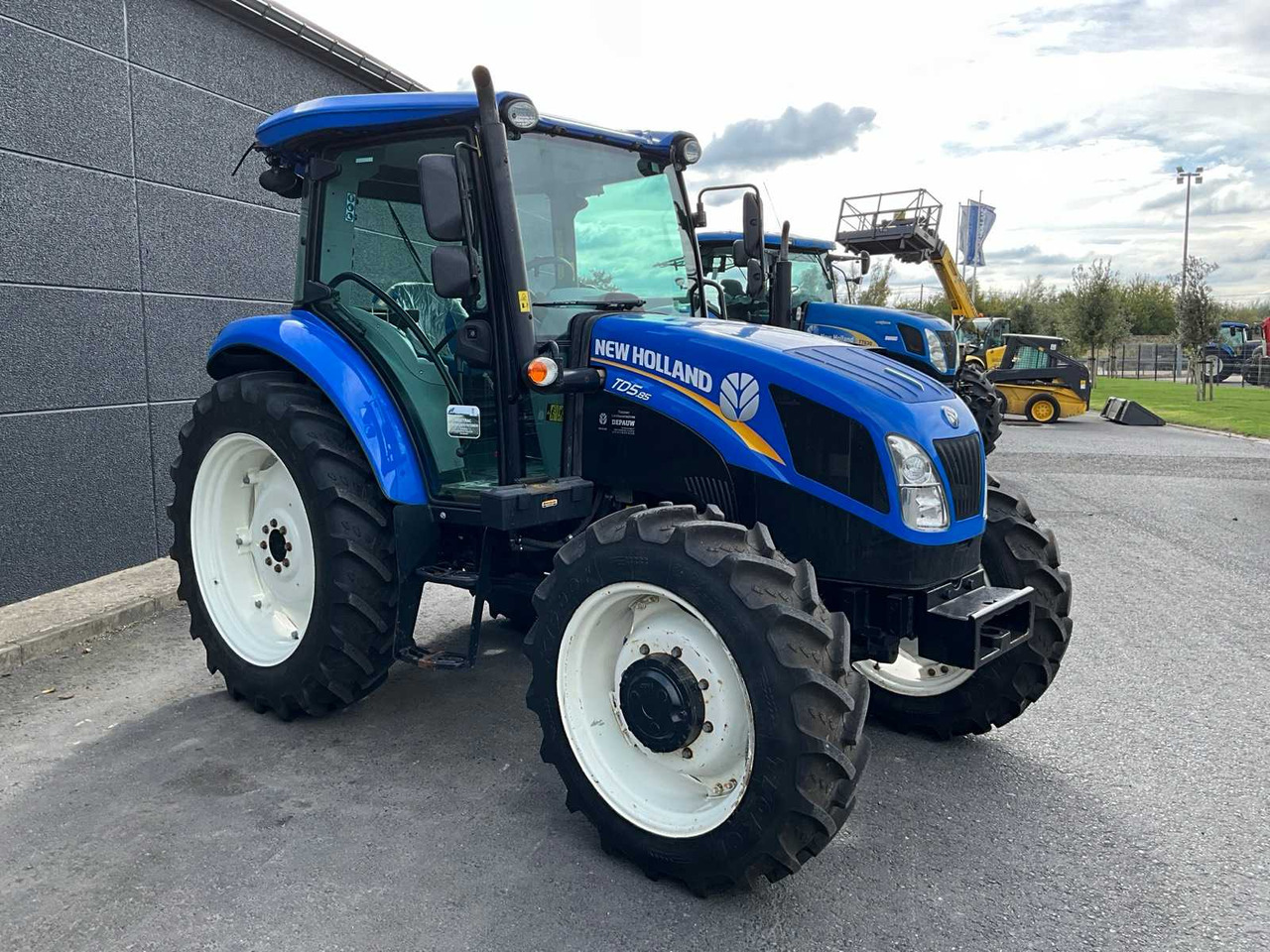 New Holland TD5.85 - Traktor: slika 3 New Holland TD5.85 - Traktor: slika 3