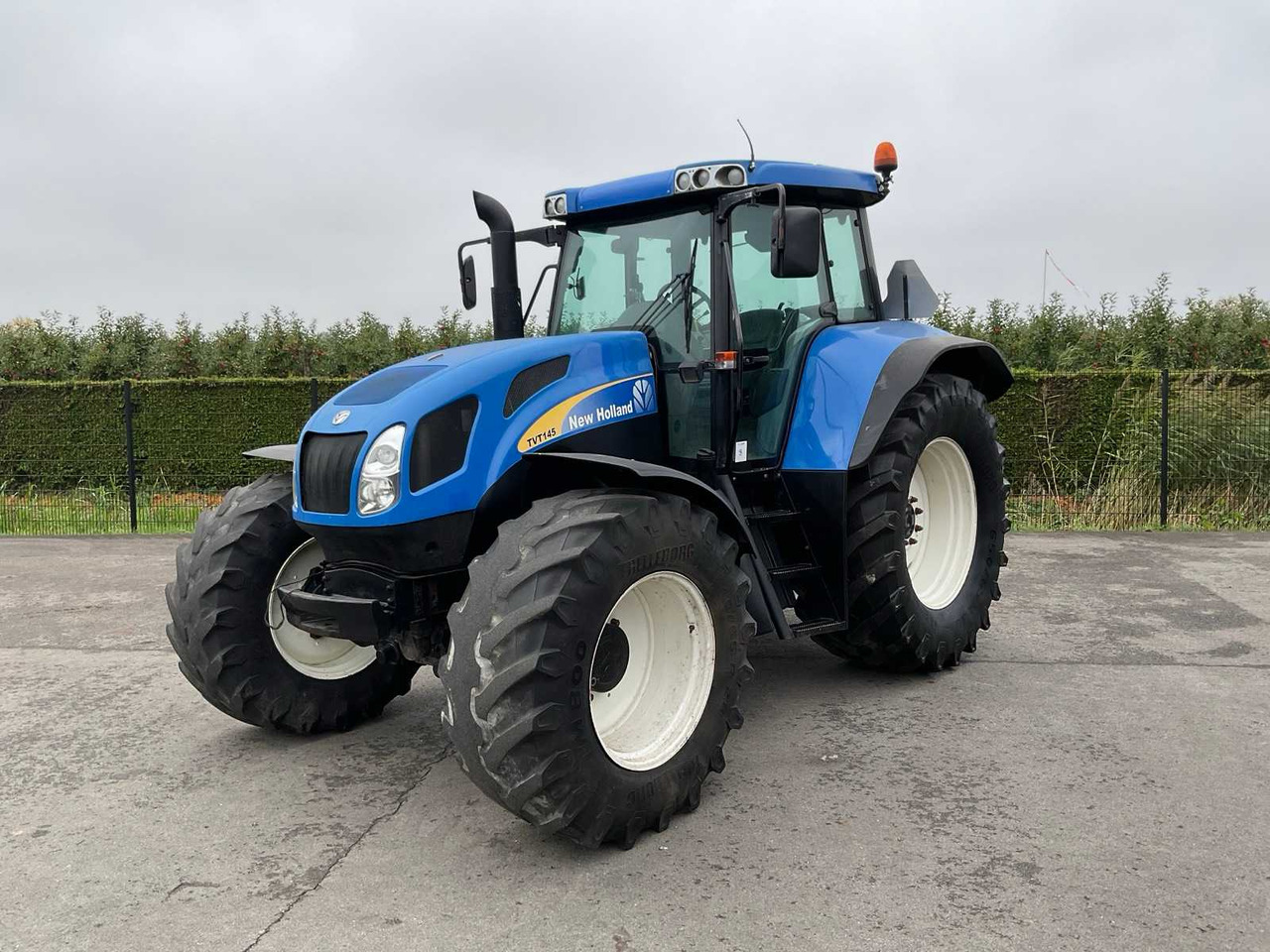 New Holland TVT145 - Traktor: slika 2 New Holland TVT145 - Traktor: slika 2
