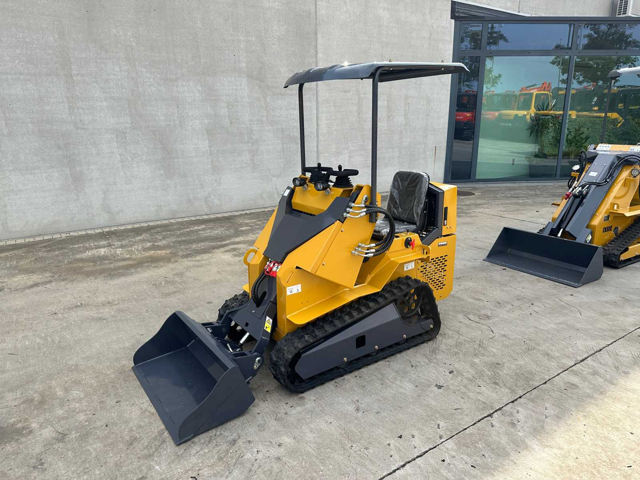 Newrick SI360 - Mini utovarivač: slika 1 Newrick SI360 - Mini utovarivač: slika 1