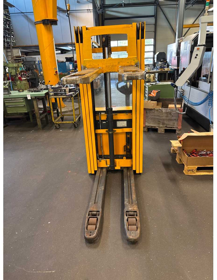 JUNGHEINRICH  - Oprema za rukovanje materijalima: slika 5 JUNGHEINRICH  - Oprema za rukovanje materijalima: slika 5