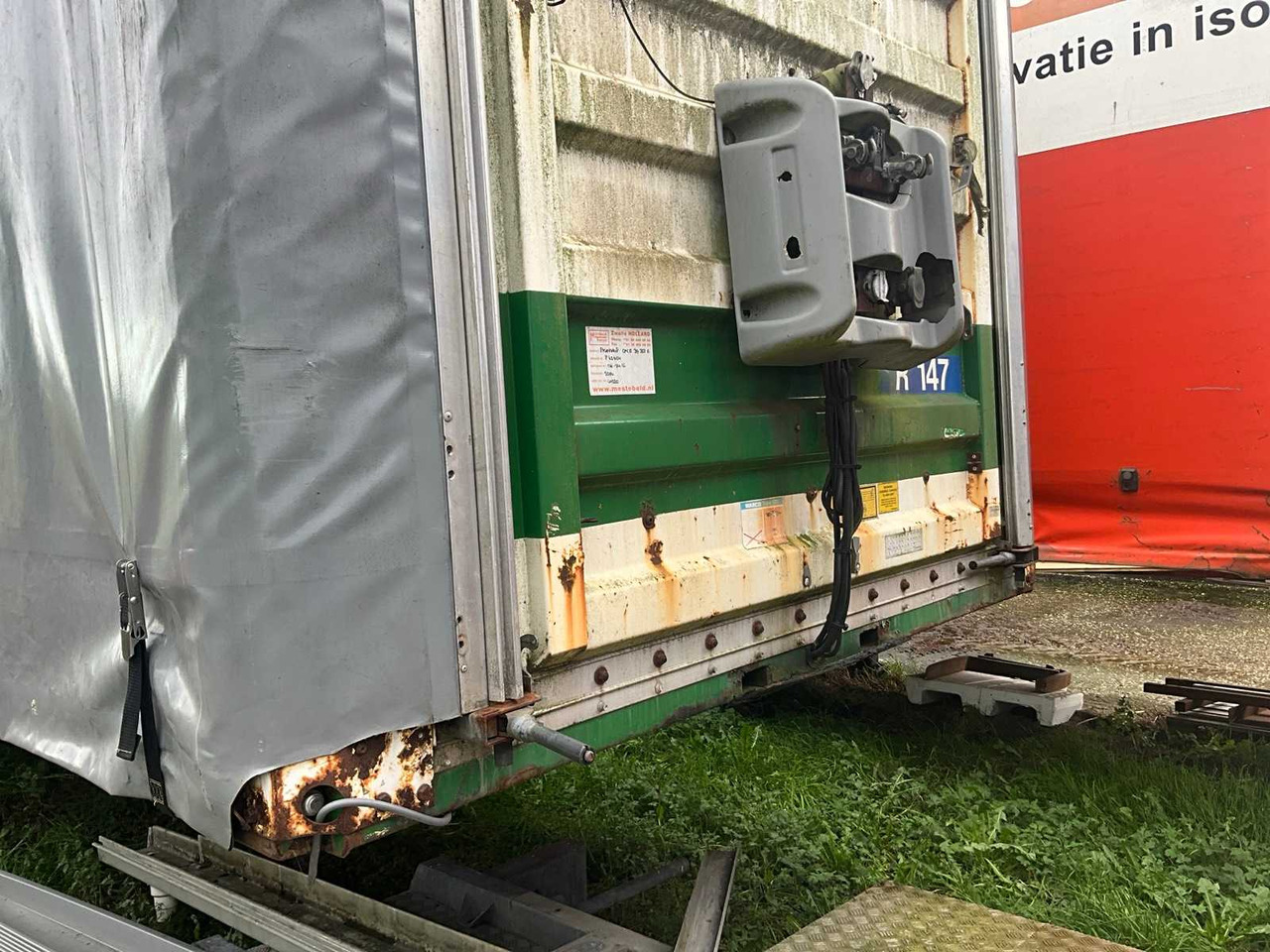 Poluprikolica GT FRUEHAUF - SLIDING TARPAULIN TRAILER - SEMI-TRAILER: slika 13 Poluprikolica GT FRUEHAUF - SLIDING TARPAULIN TRAILER - SEMI-TRAILER: slika 13