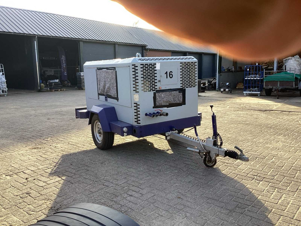 2003 INGERSOLL-RAND W2201 TRAILER WITH COMPRESSOR - Prikolica: slika 2 2003 INGERSOLL-RAND W2201 TRAILER WITH COMPRESSOR - Prikolica: slika 2