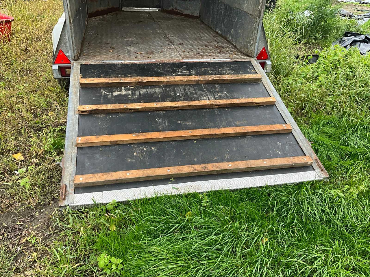 2011 JEK HORSES AND CATTLE TRAILER - Prikolica: slika 5 2011 JEK HORSES AND CATTLE TRAILER - Prikolica: slika 5