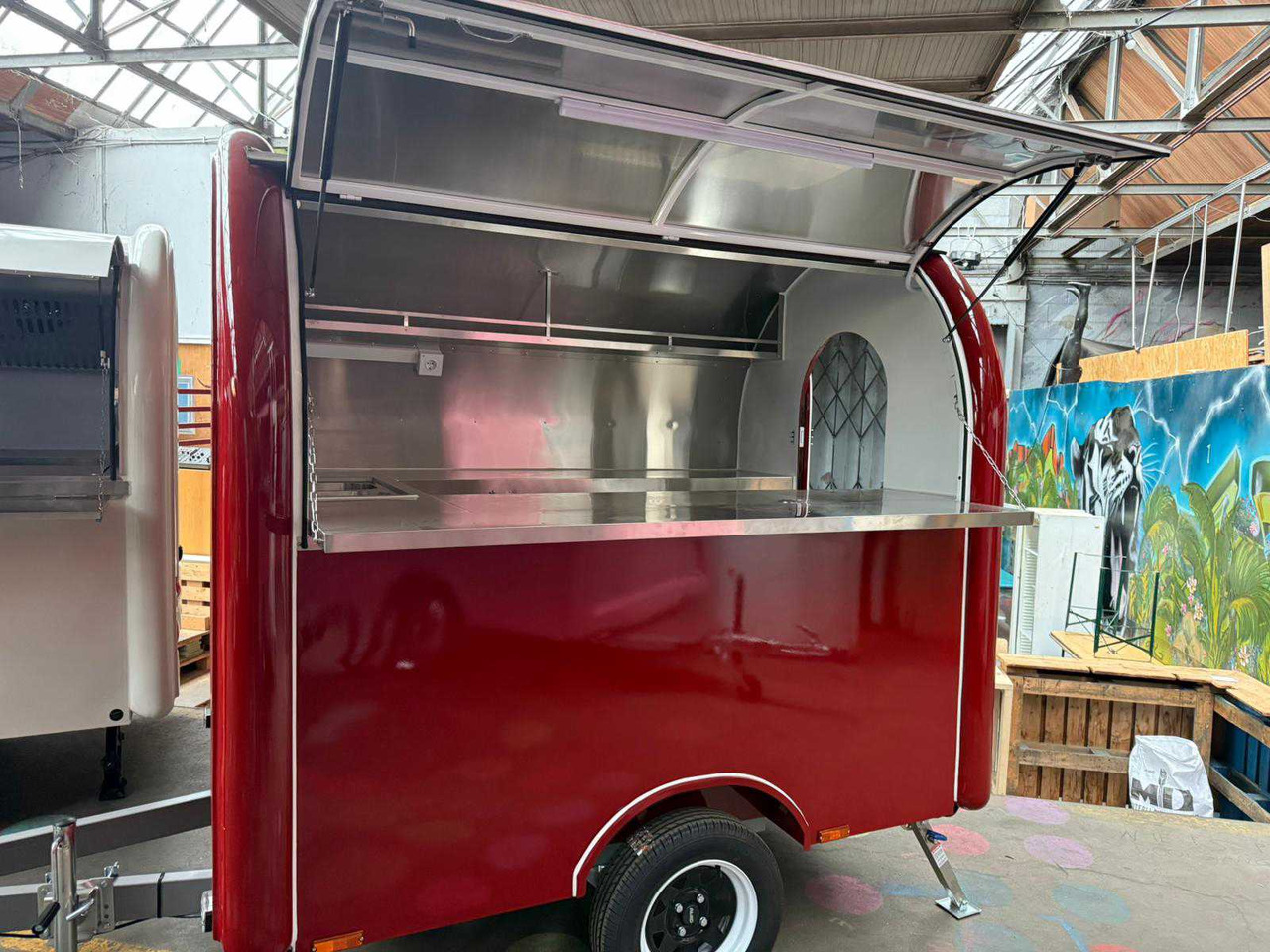 2025 FOOD TRAILER RED 220CM - MTM 750KG - Prikolica: slika 1 2025 FOOD TRAILER RED 220CM - MTM 750KG - Prikolica: slika 1