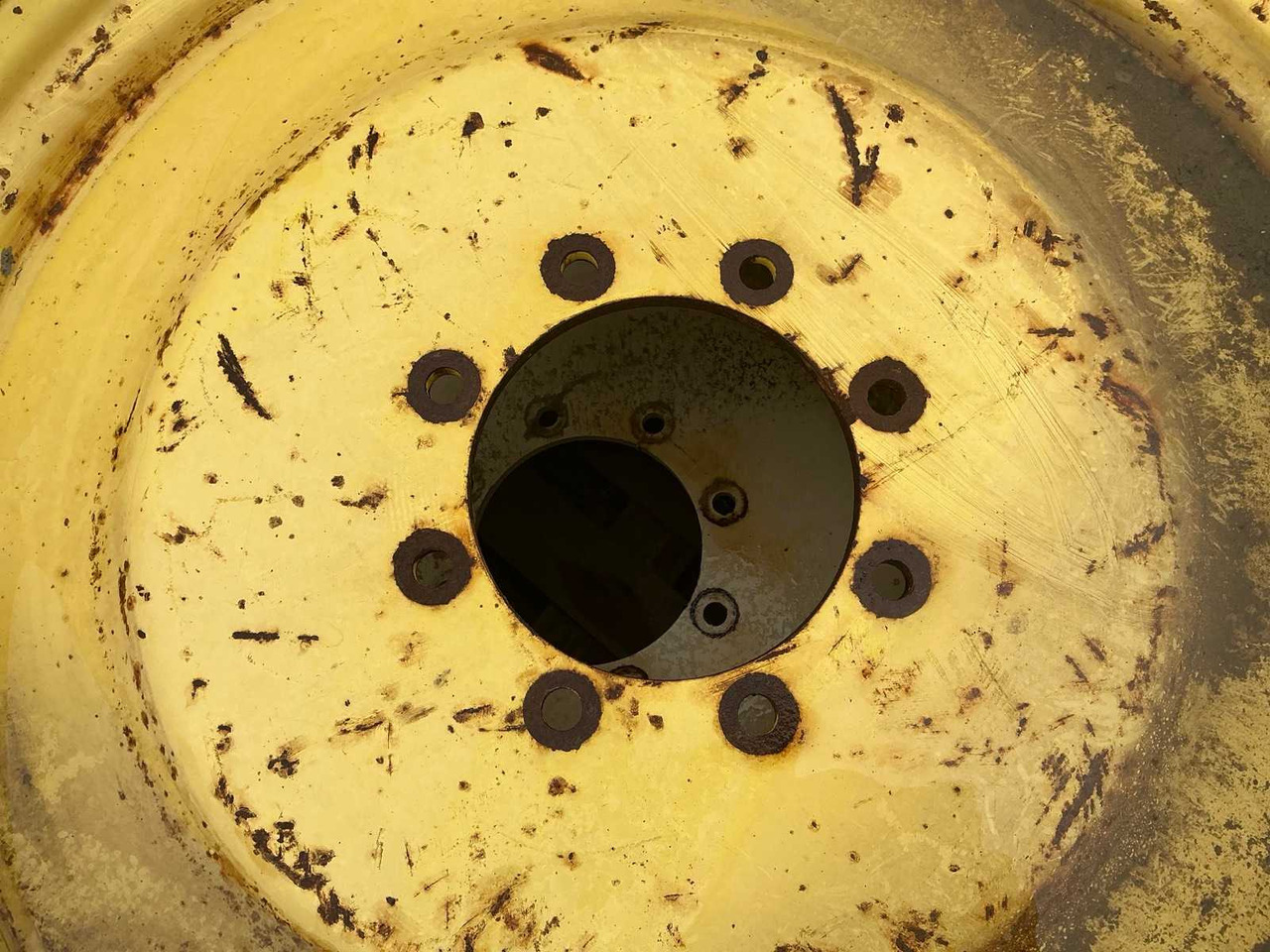 Rim 960 (38")x 300 - Gume i felne za Traktor: slika 5 Rim 960 (38")x 300 - Gume i felne za Traktor: slika 5