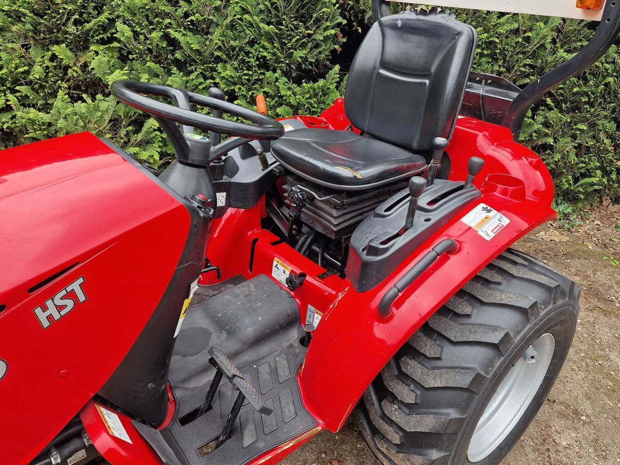 Tym T273 - Komunalni traktor: slika 4 Tym T273 - Komunalni traktor: slika 4