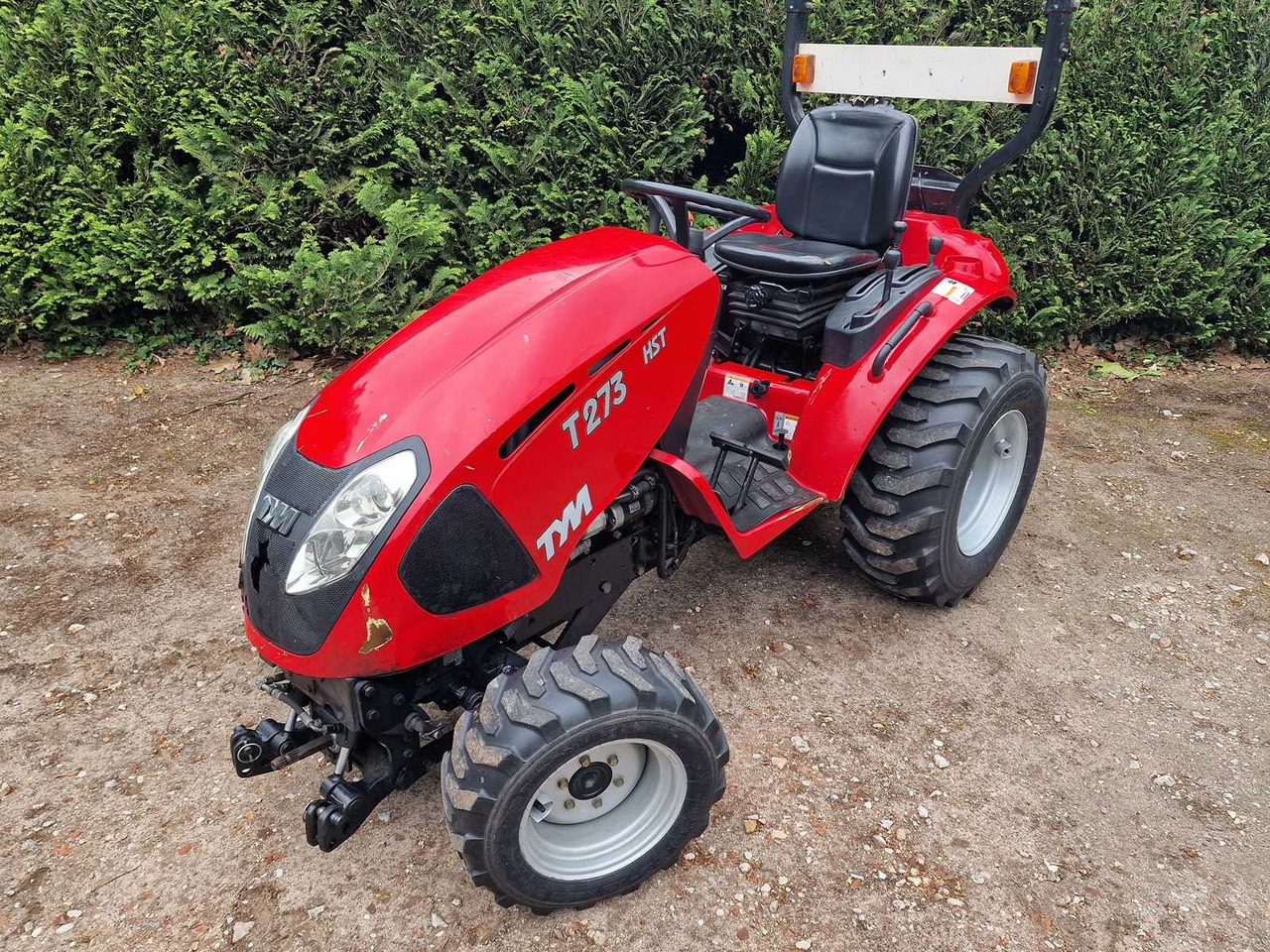Tym T273 - Komunalni traktor: slika 3 Tym T273 - Komunalni traktor: slika 3