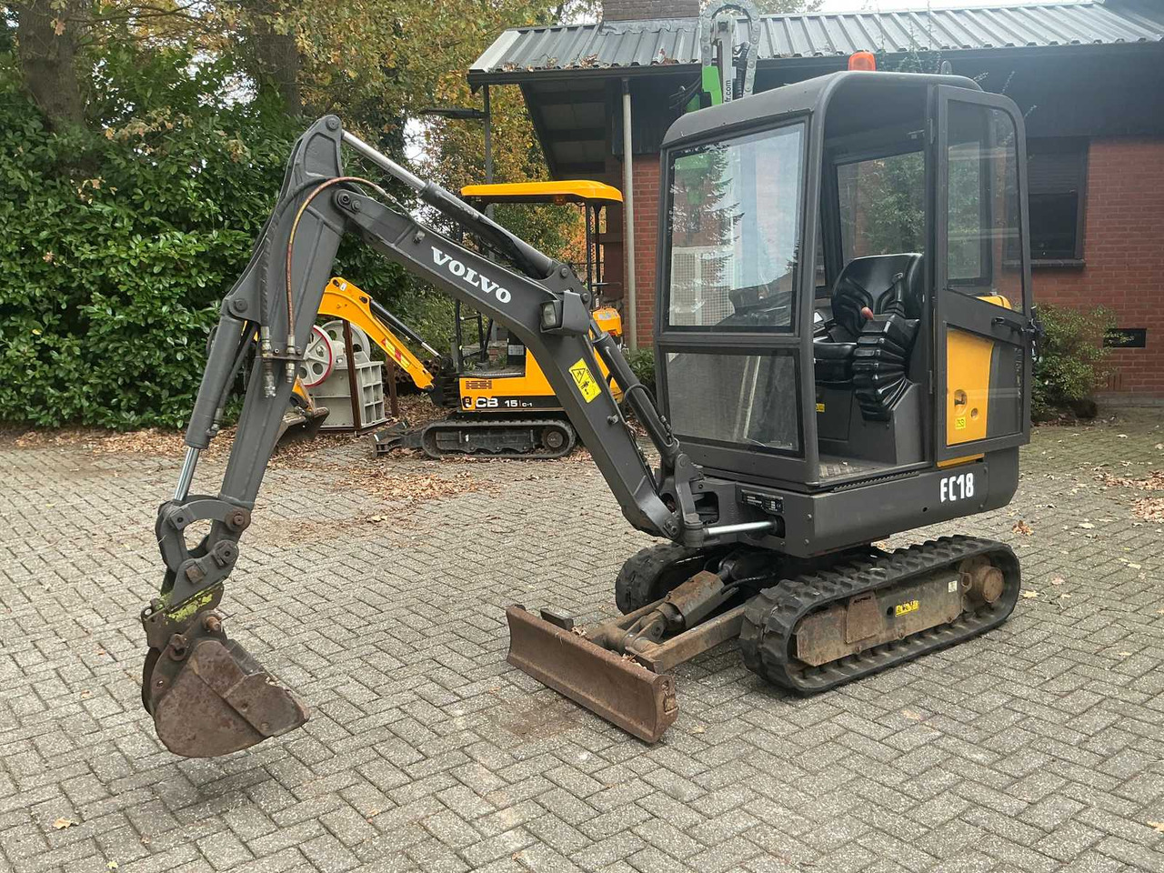 Volvo EC-18D - Mini bager: slika 1 Volvo EC-18D - Mini bager: slika 1