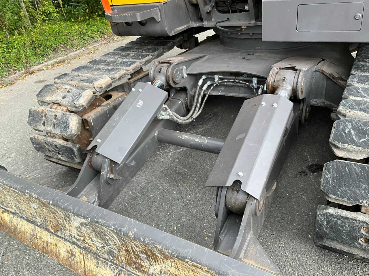 Bager guseničar Volvo ECR145EL: slika 13