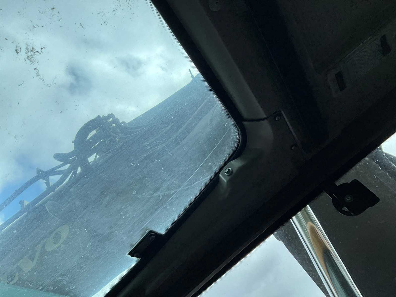 Bager guseničar Volvo ECR145EL: slika 34