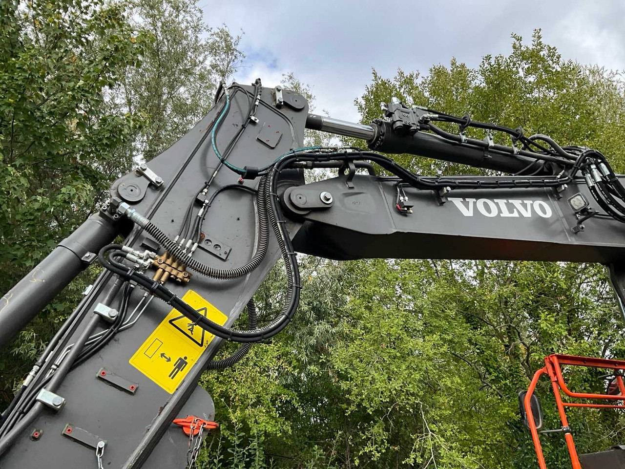 Bager guseničar Volvo ECR145EL: slika 22