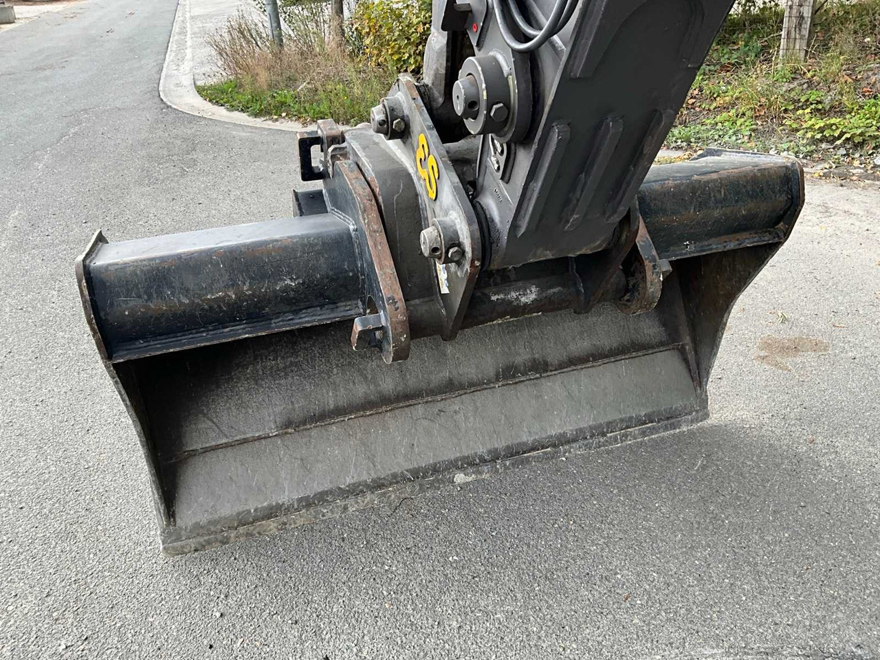 Bager guseničar Volvo ECR145EL: slika 16