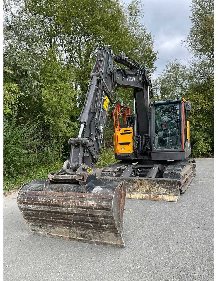 Bager guseničar Volvo ECR145EL: slika 19