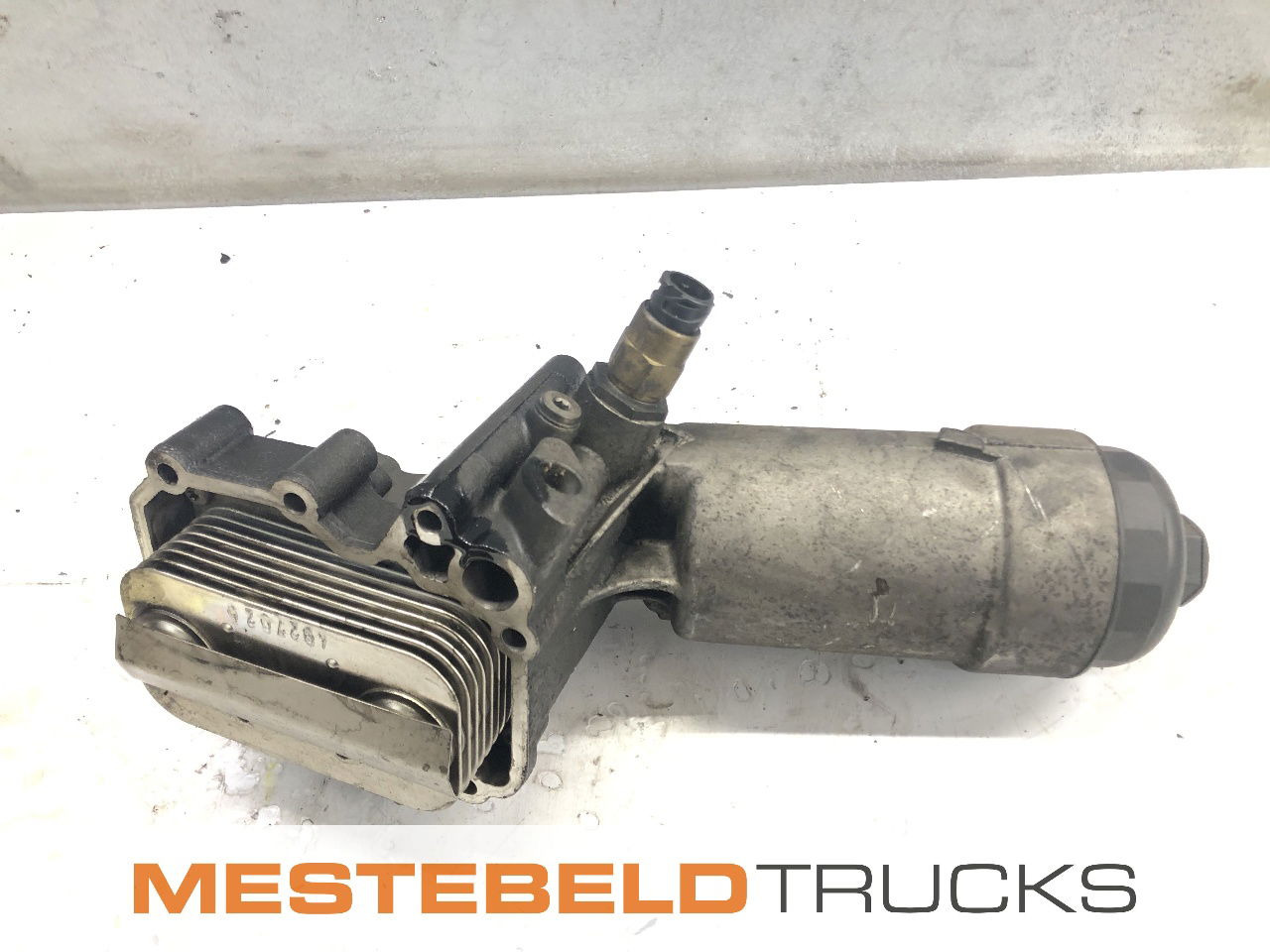 MAN Oliekoelermoduul D0834 TGL - Motor za Kamion: slika 1 MAN Oliekoelermoduul D0834 TGL - Motor za Kamion: slika 1